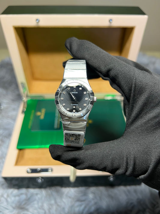 Omega içi Siyah Taşlı bayan Saati